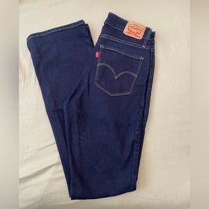 Dark blue Levi’s 725 high rise boot cute size 27